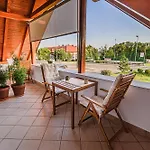 Zora With Terrace Near Terme Paradiso 多布瓦