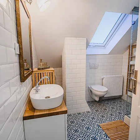 Apartment Zora With Terrace Near Terme Paradiso